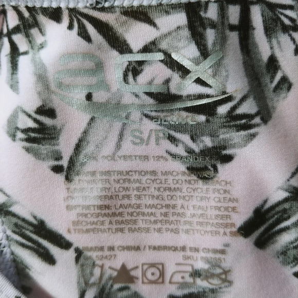 ACX Workout/Activewear  RacerBack Top Diamond/Foliage Design, Black/White S - Picture 7 of 7